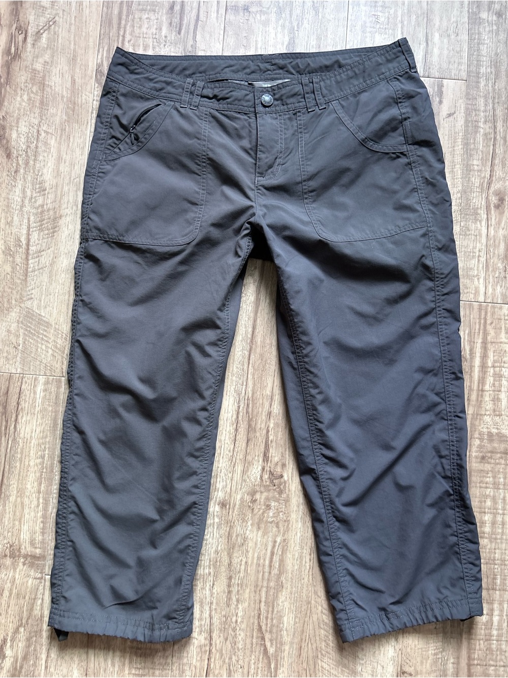 The North Face Aphrodite 2.0 Capri Pants dark grey water-repellent design